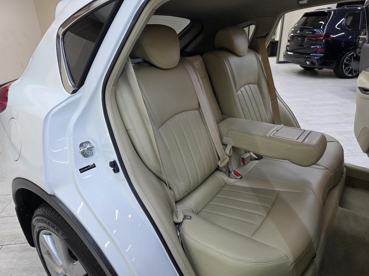 Infiniti QX50 Base RWD 2017