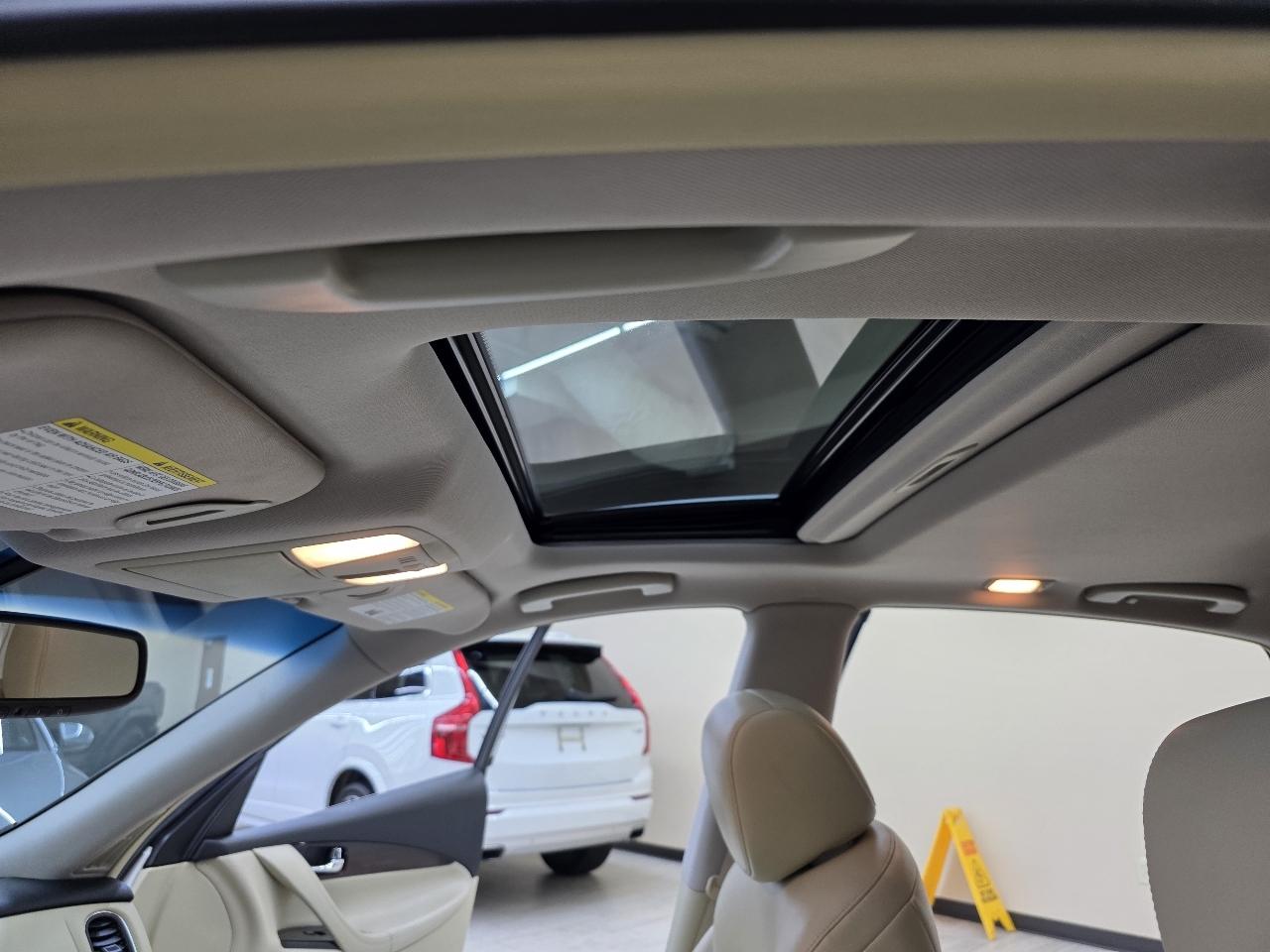 Infiniti QX50 Base RWD 2017