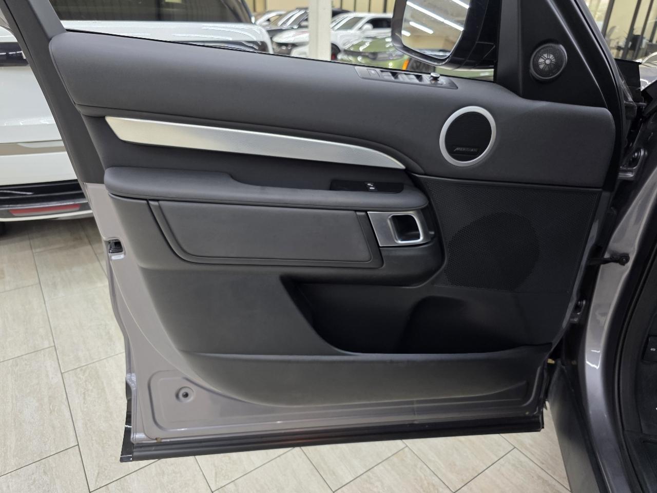 Land Rover Discovery Landmark Edition 2020