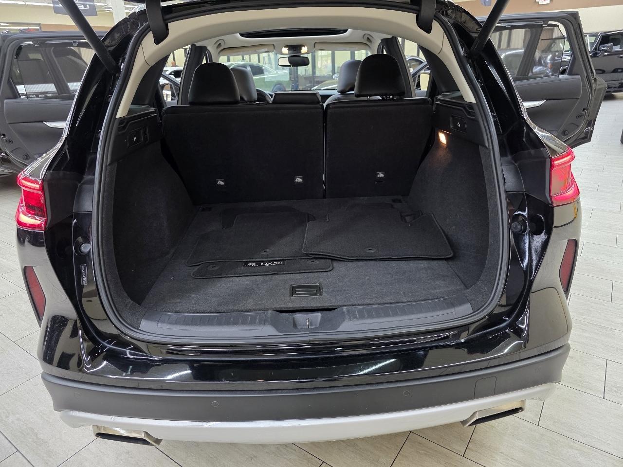 Infiniti QX50 ESSENTIAL 2021