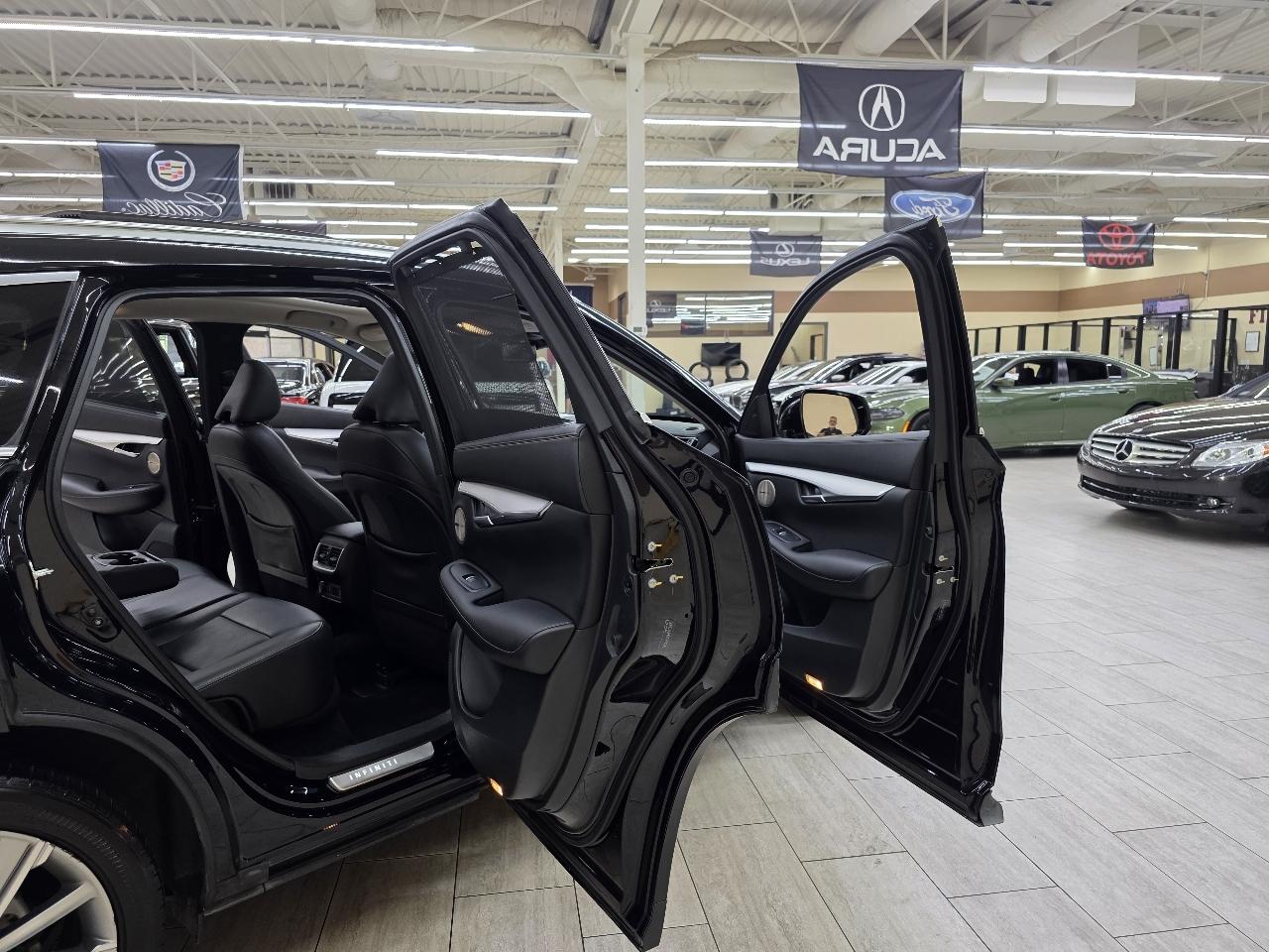 Infiniti QX50 ESSENTIAL 2021