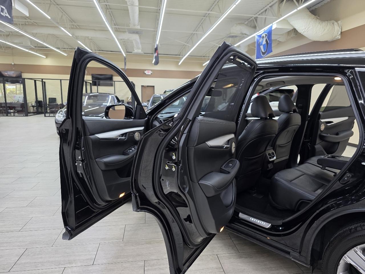Infiniti QX50 ESSENTIAL 2021