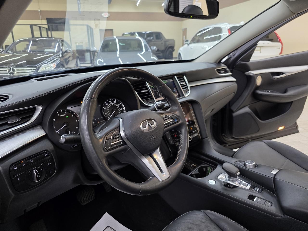 Infiniti QX50 ESSENTIAL 2021