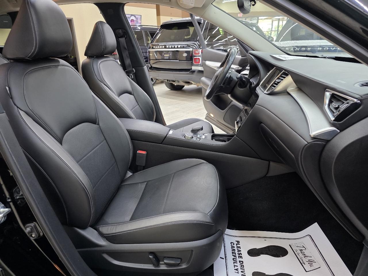 Infiniti QX50 ESSENTIAL 2021