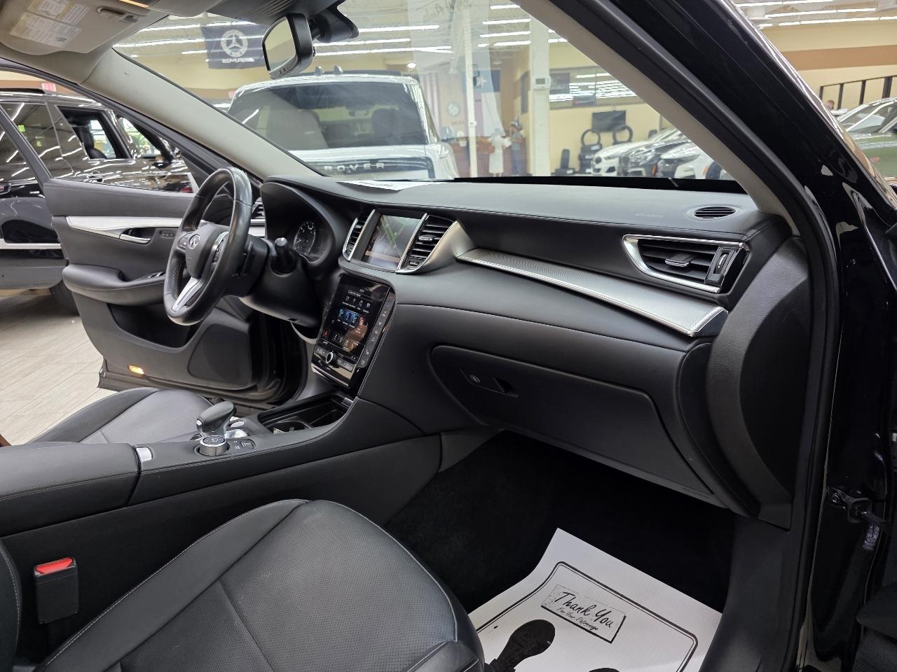 Infiniti QX50 ESSENTIAL 2021