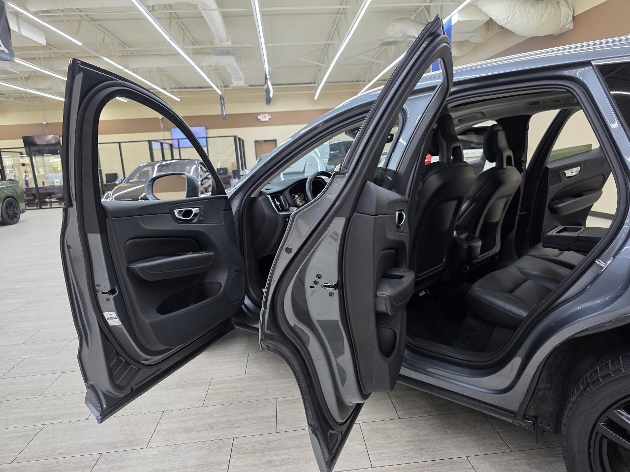 Volvo XC60 T5 Momentum AWD 2018