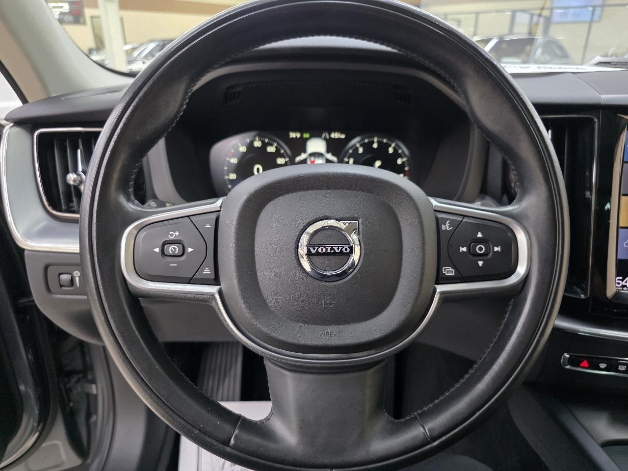 Volvo XC60 T5 Momentum AWD 2018