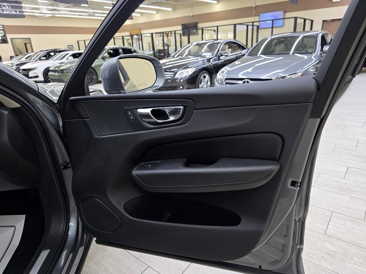 Volvo XC60 T5 Momentum AWD 2018
