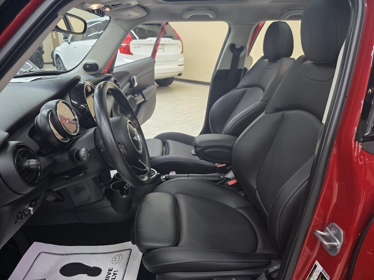 MINI Cooper Base 2015