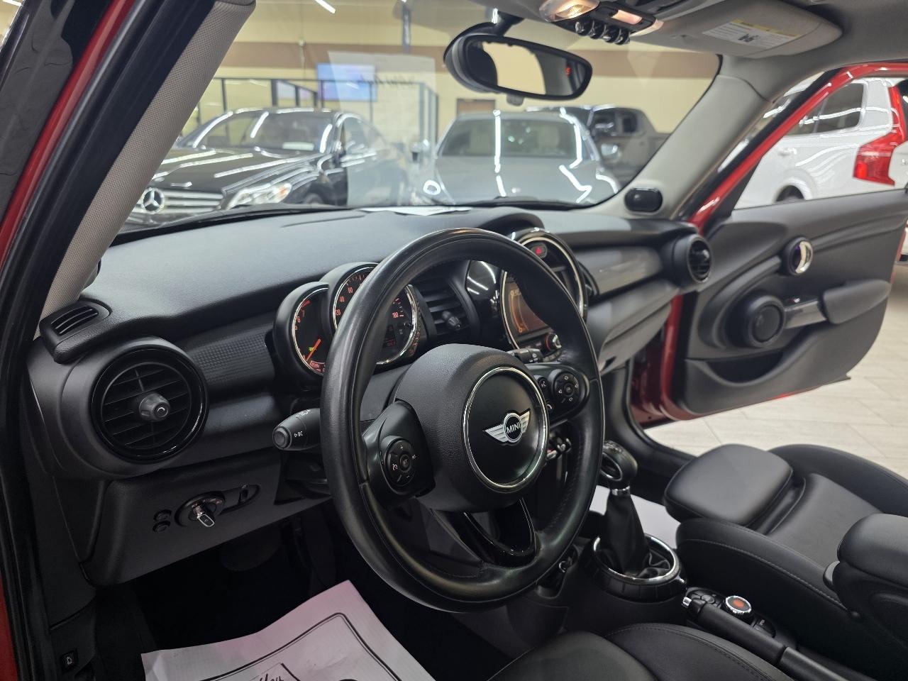 MINI Cooper Base 2015