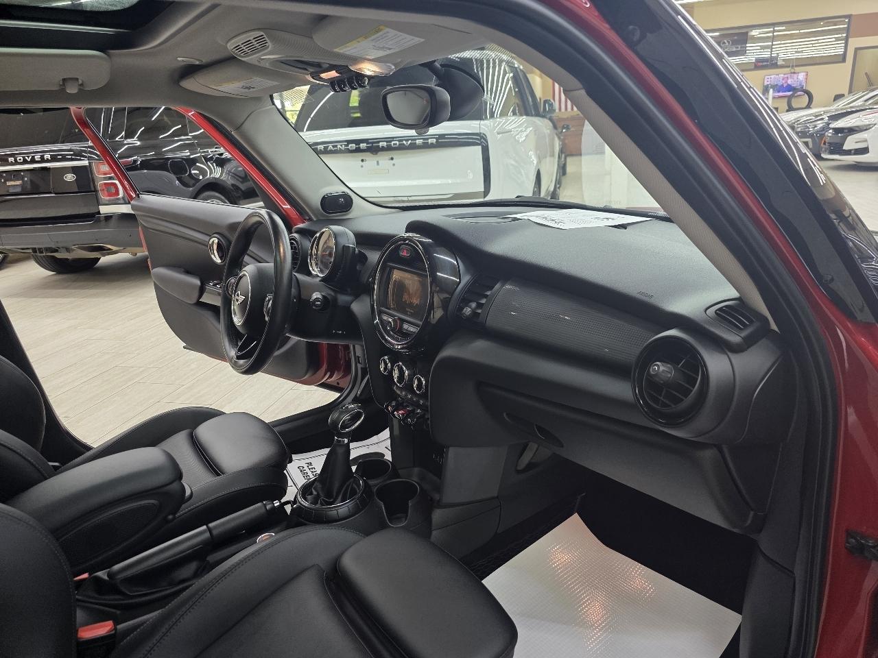 MINI Cooper Base 2015