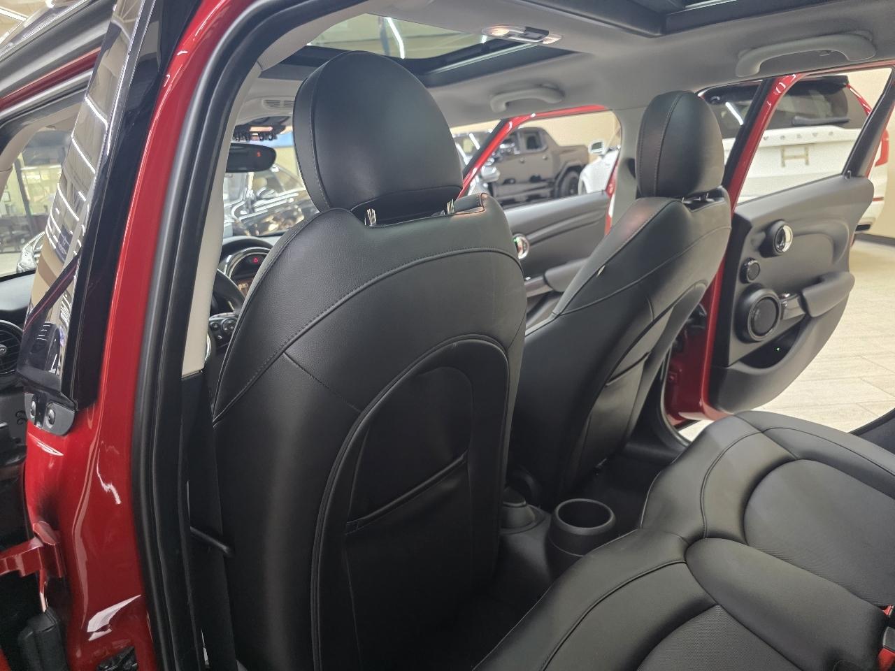 MINI Cooper Base 2015