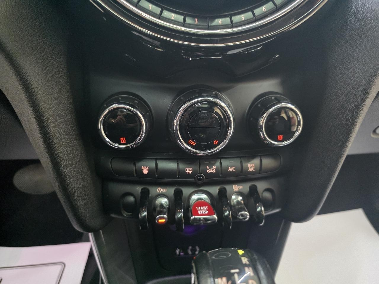 MINI Cooper Base 2015