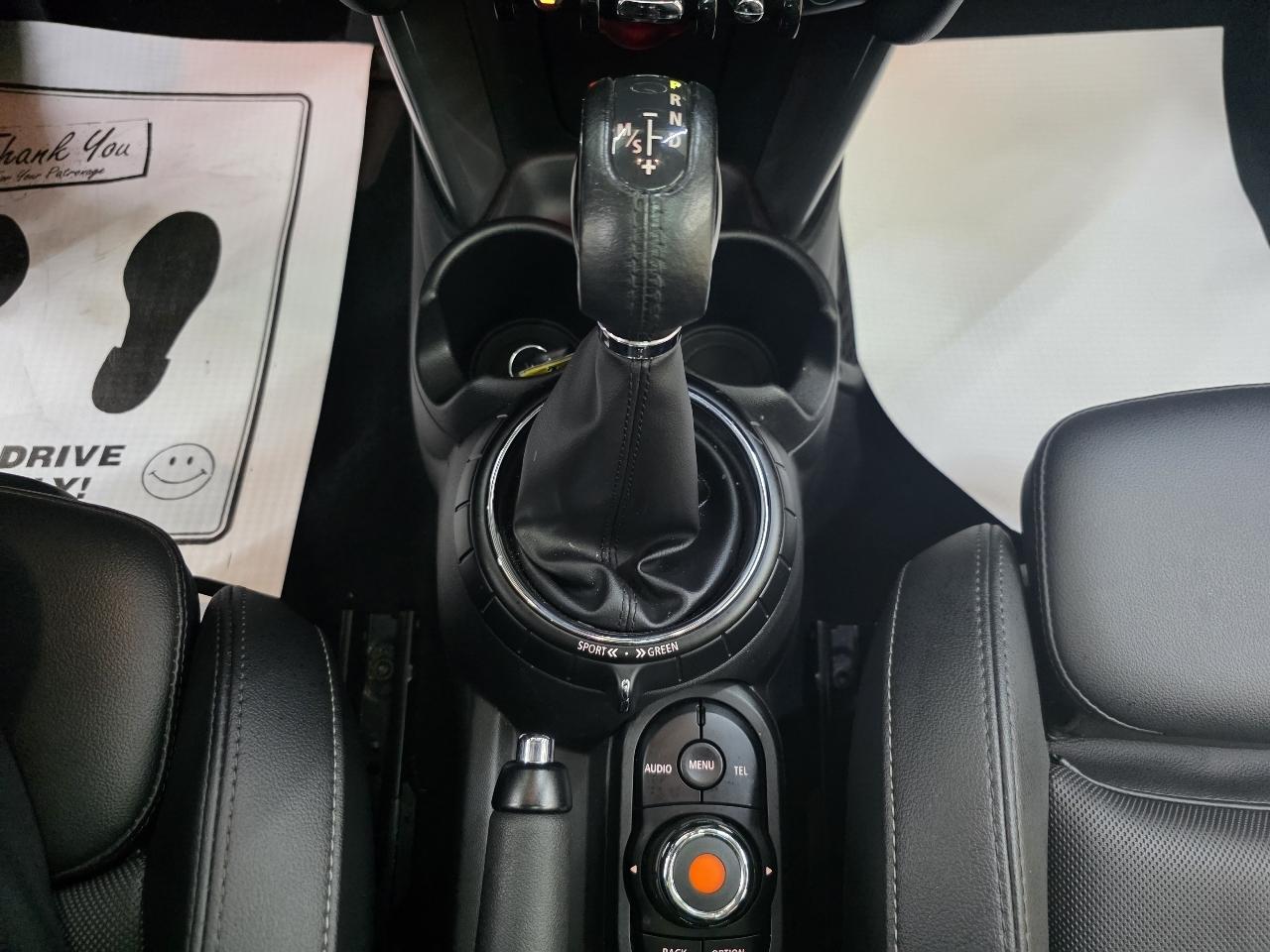 MINI Cooper Base 2015