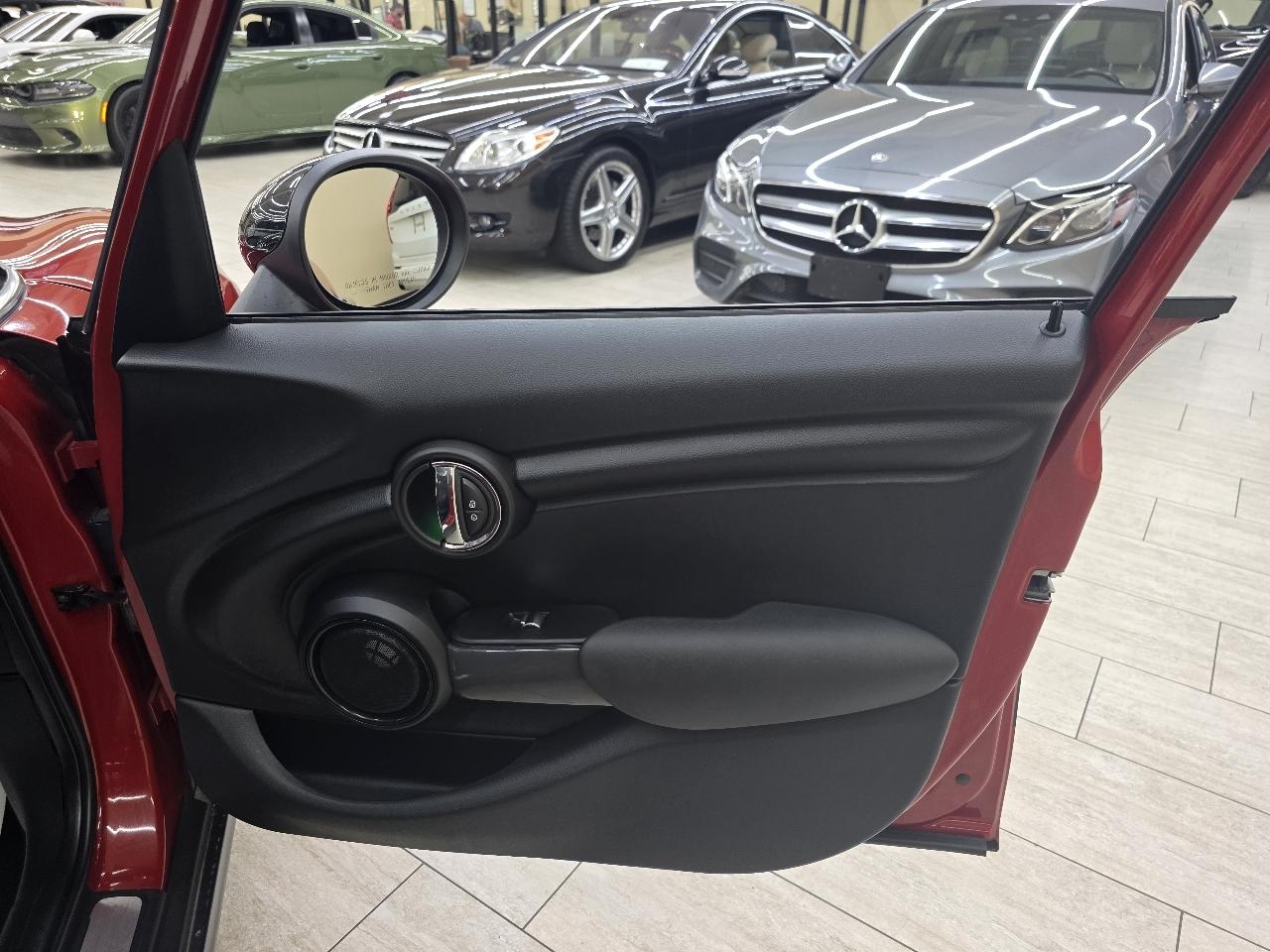 MINI Cooper Base 2015