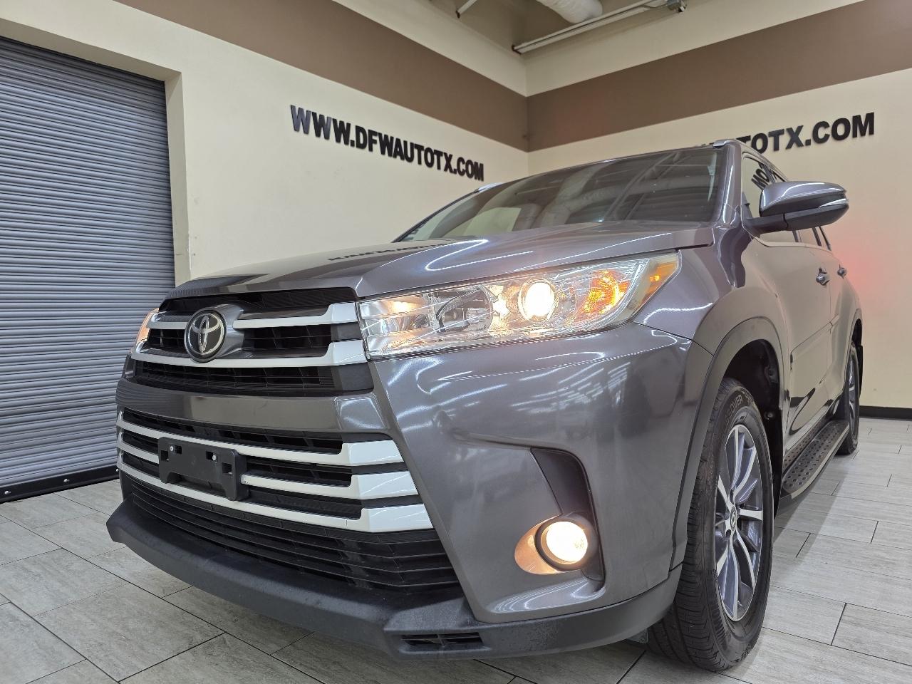 Toyota Highlander SE FWD V6 2017