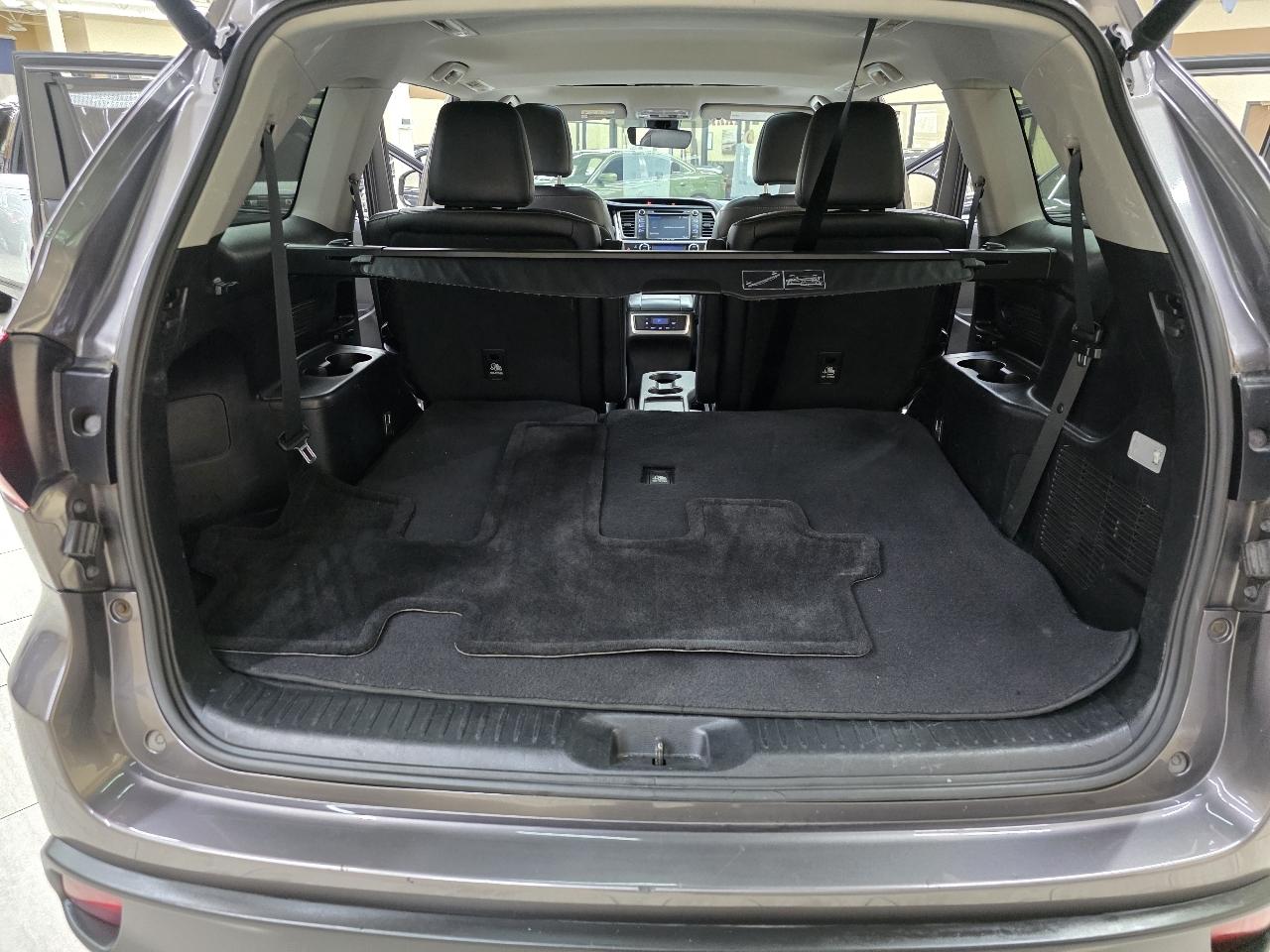 Toyota Highlander SE FWD V6 2017