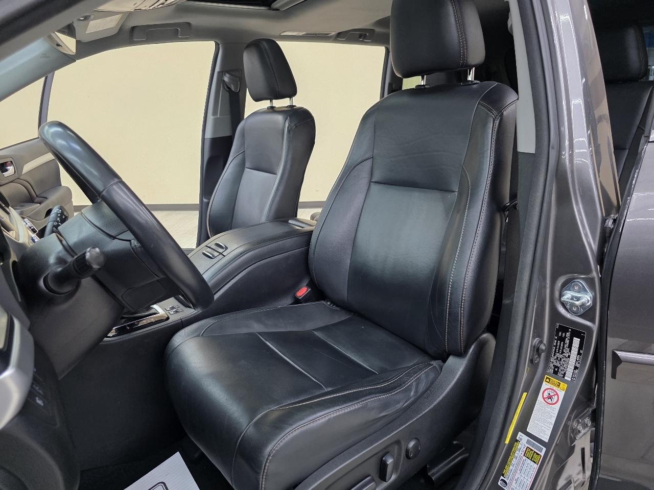 Toyota Highlander SE FWD V6 2017