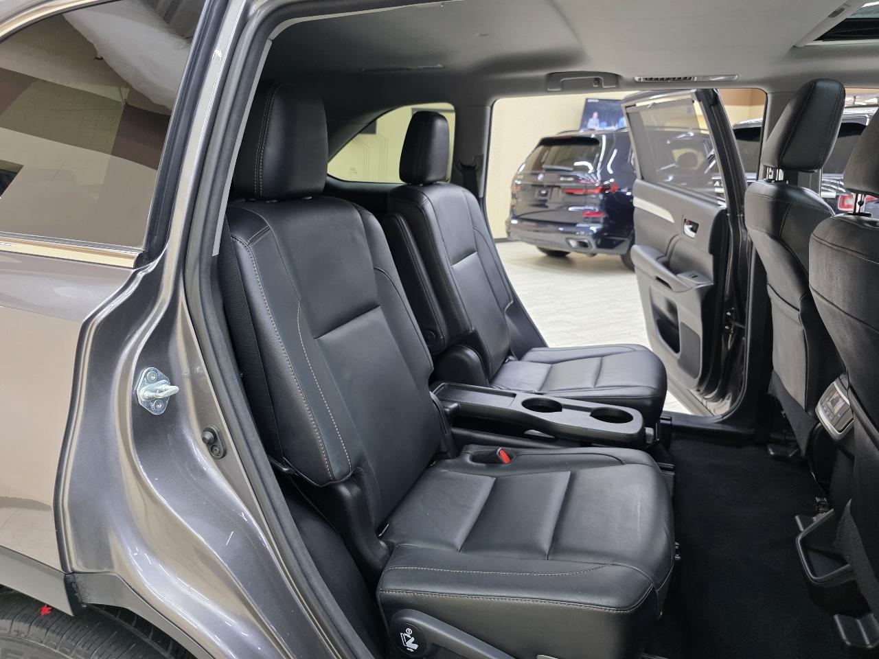 Toyota Highlander SE FWD V6 2017