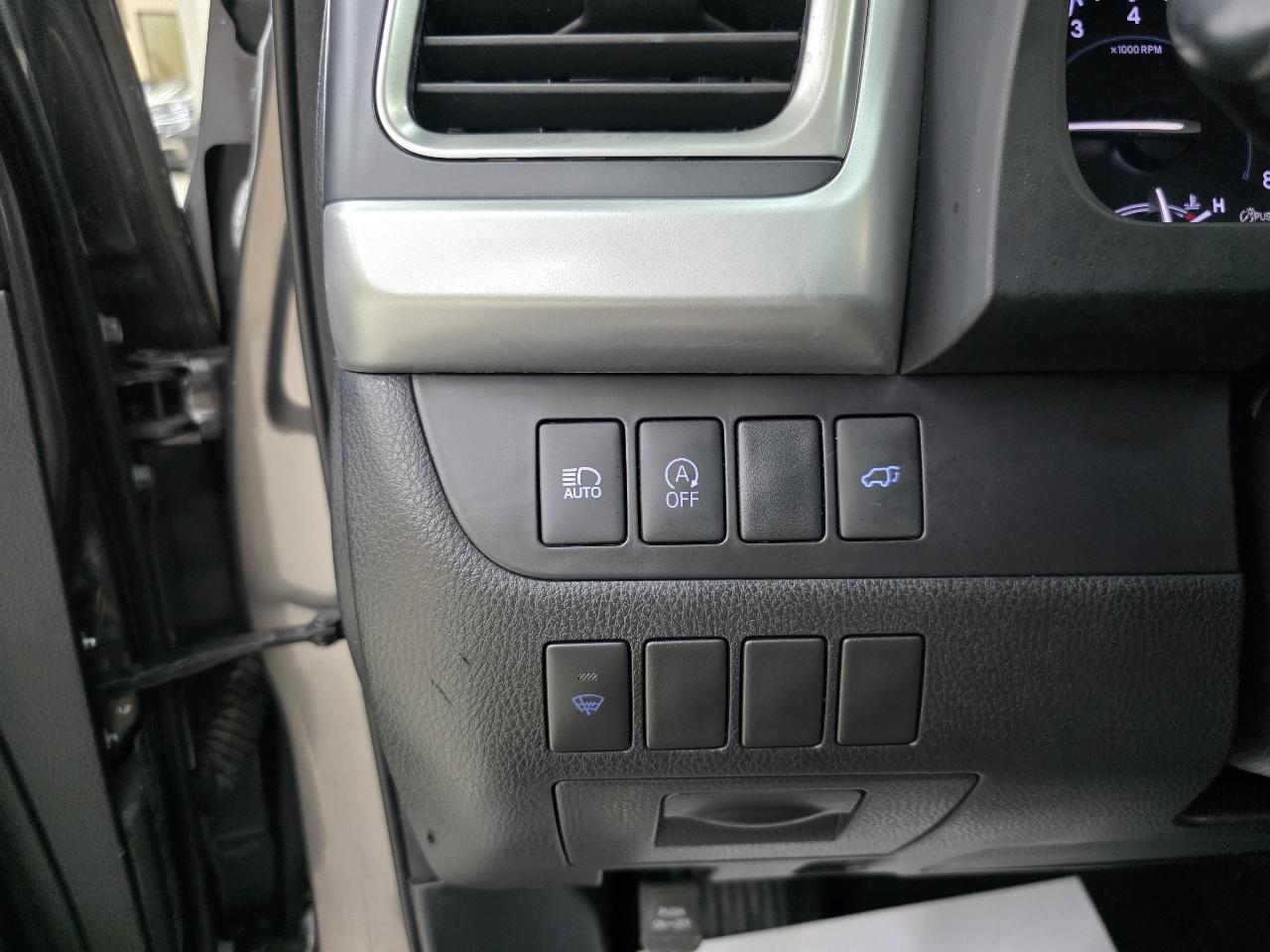 Toyota Highlander SE FWD V6 2017