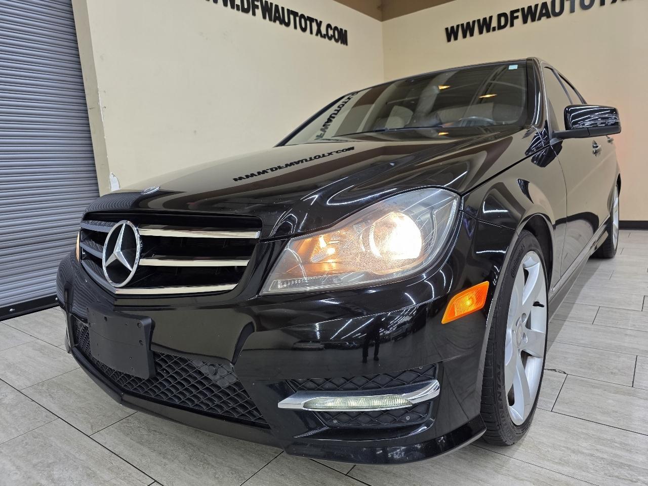 Mercedes-Benz C-Class C250 Luxury Sedan 2014