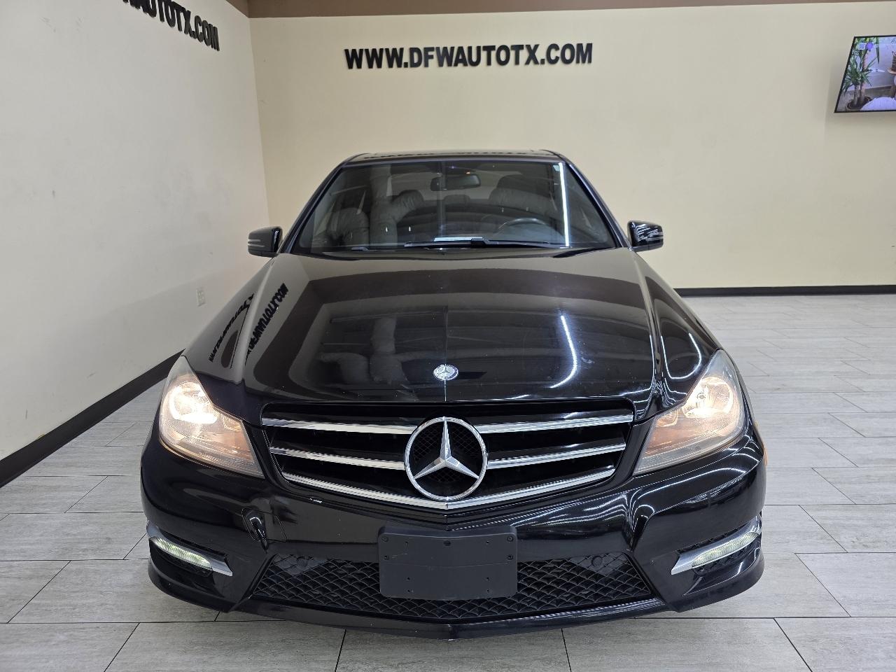 Mercedes-Benz C-Class C250 Luxury Sedan 2014