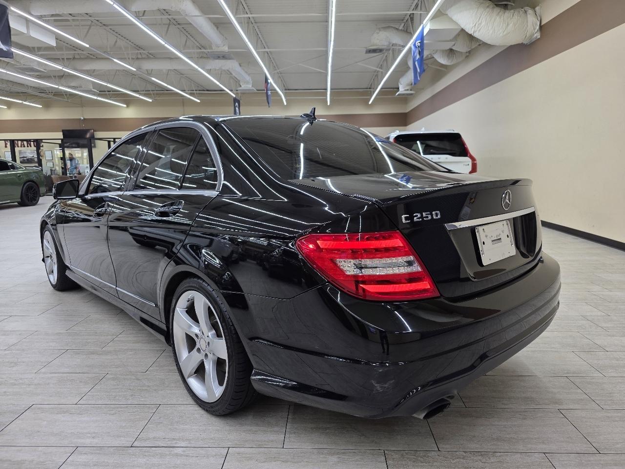 Mercedes-Benz C-Class C250 Luxury Sedan 2014