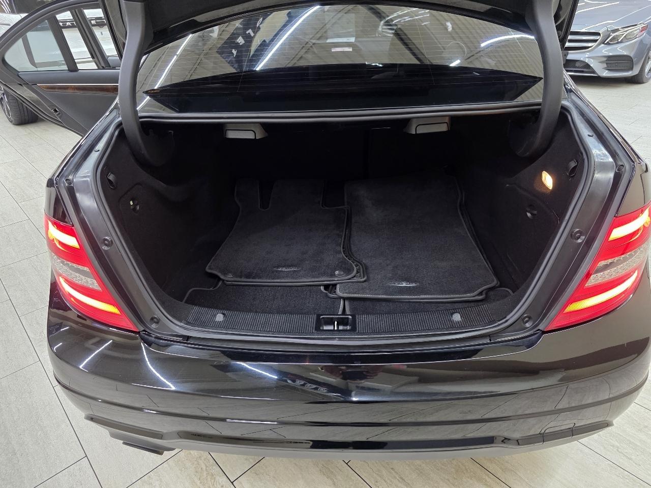 Mercedes-Benz C-Class C250 Luxury Sedan 2014