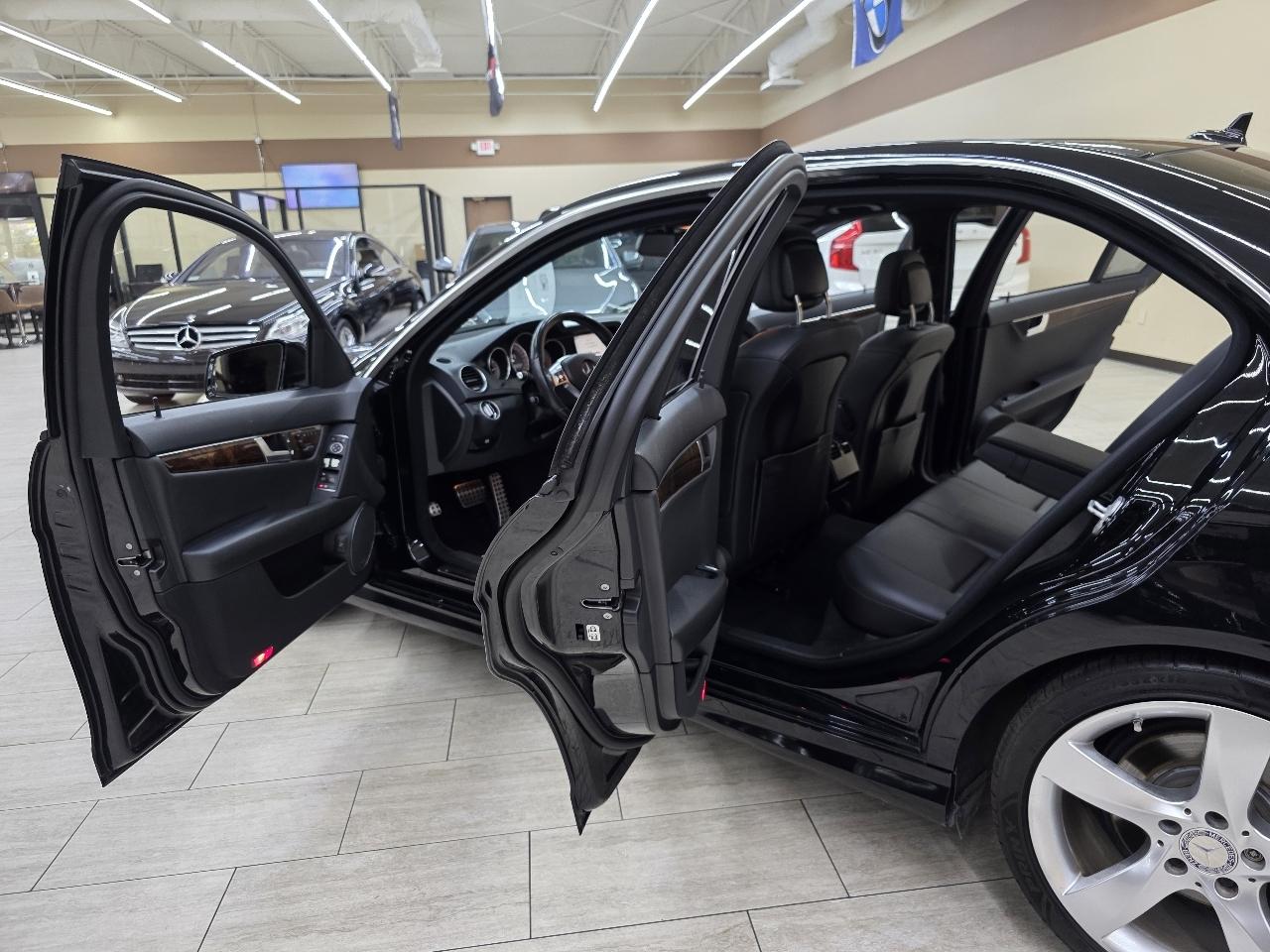 Mercedes-Benz C-Class C250 Luxury Sedan 2014