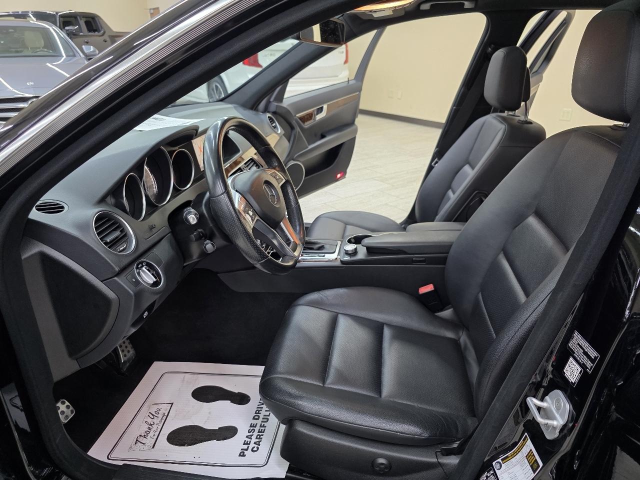 Mercedes-Benz C-Class C250 Luxury Sedan 2014