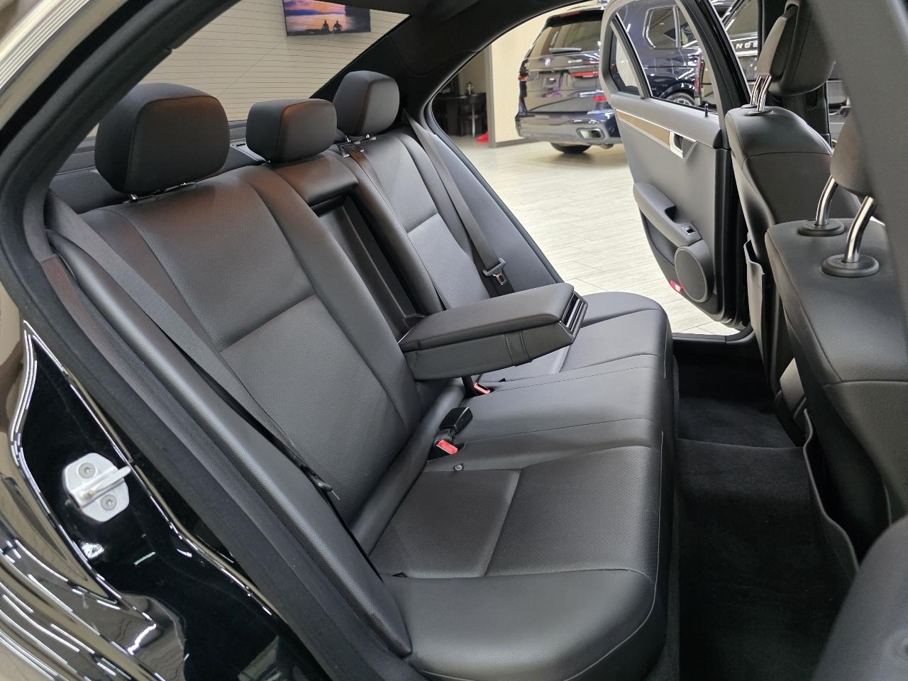 Mercedes-Benz C-Class C250 Luxury Sedan 2014