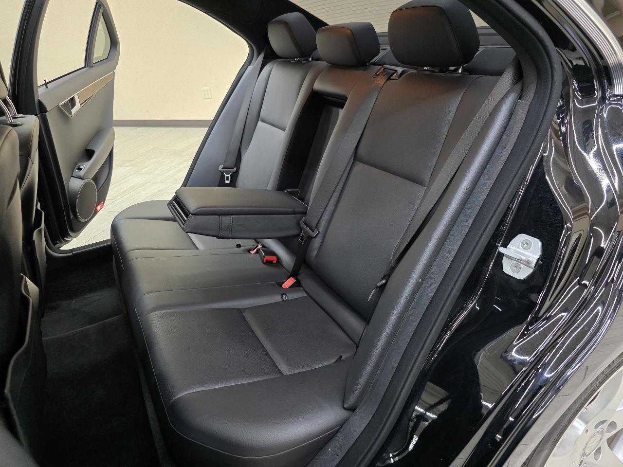 Mercedes-Benz C-Class C250 Luxury Sedan 2014