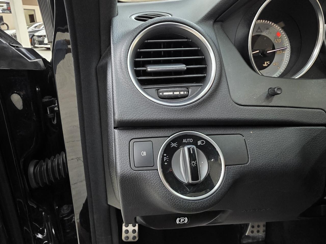 Mercedes-Benz C-Class C250 Luxury Sedan 2014