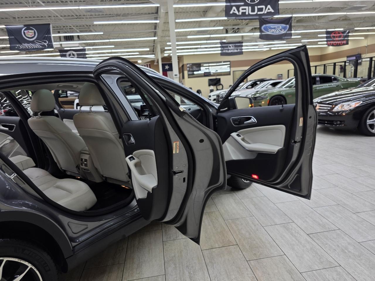 Mercedes-Benz GLA-Class GLA250 2017