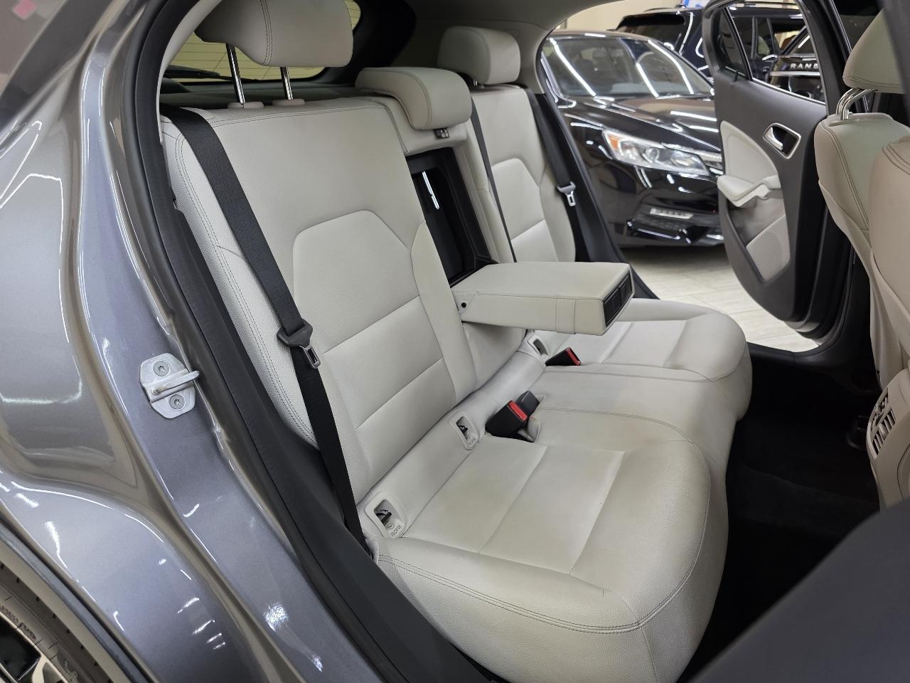 Mercedes-Benz GLA-Class GLA250 2017