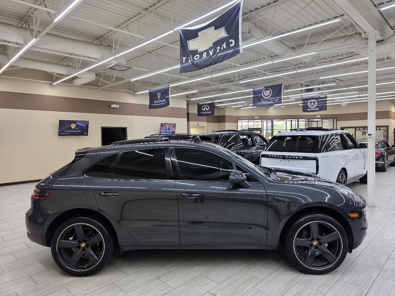 Porsche Macan  2018