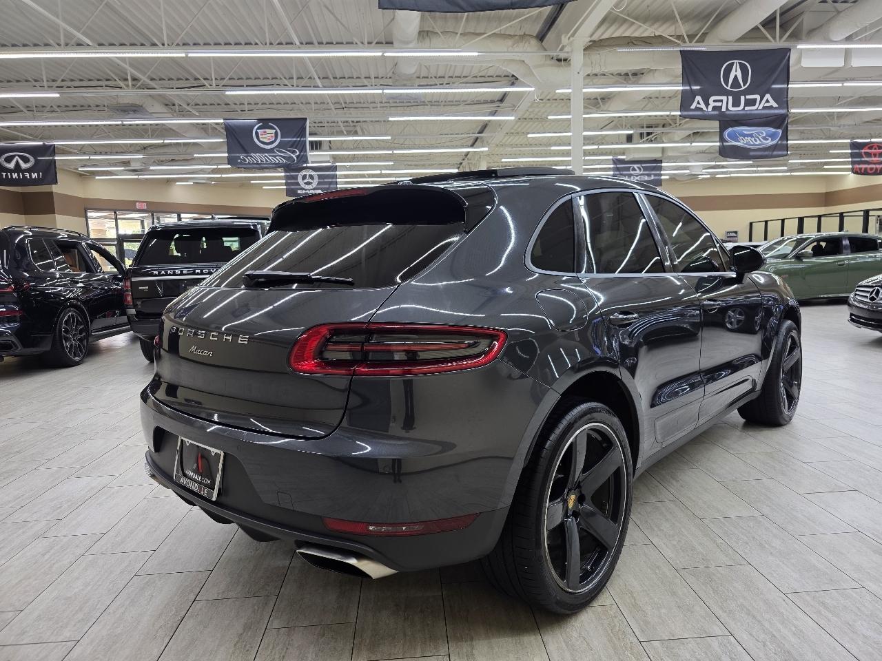 Porsche Macan  2018