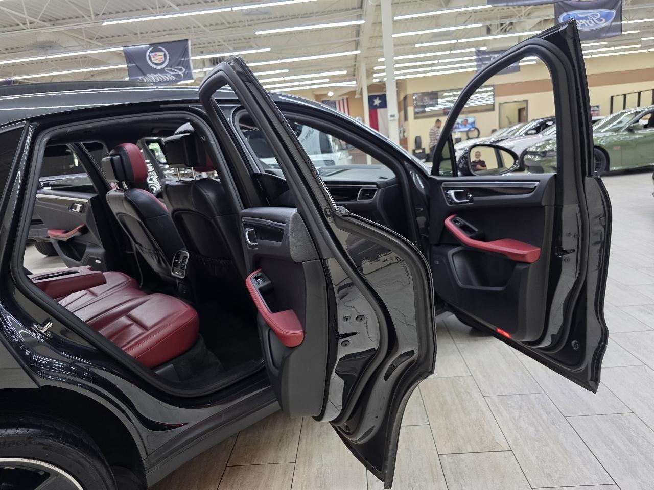 Porsche Macan  2018