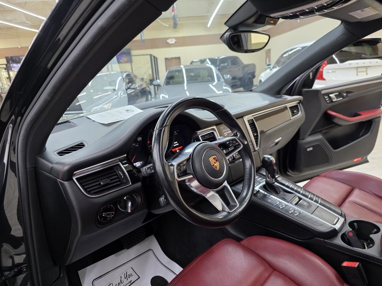 Porsche Macan  2018