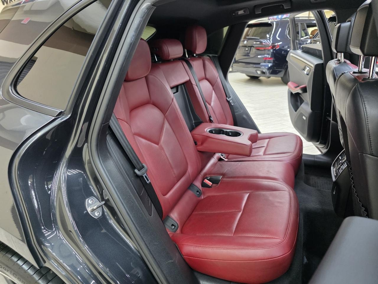 Porsche Macan  2018