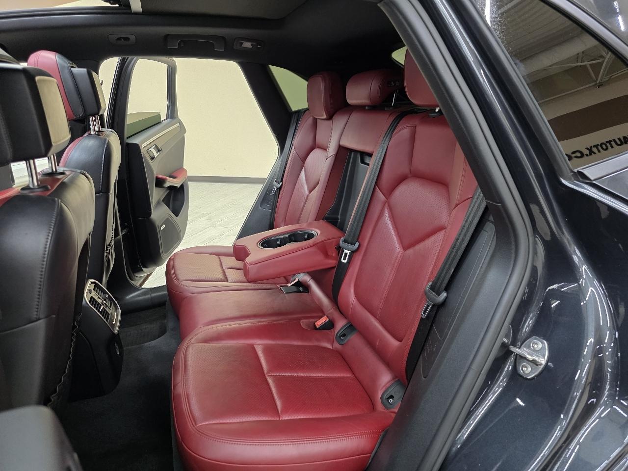 Porsche Macan  2018