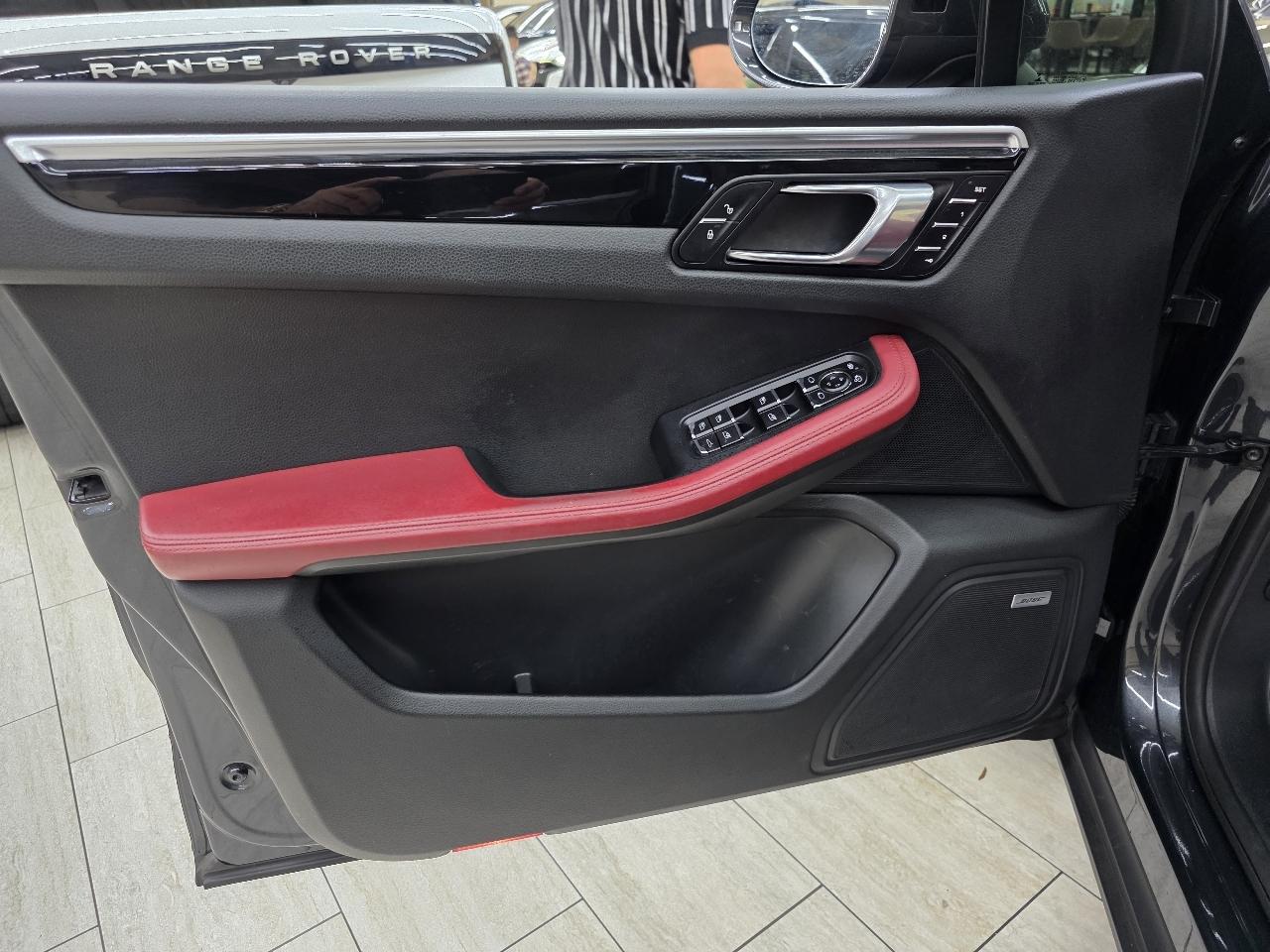Porsche Macan  2018