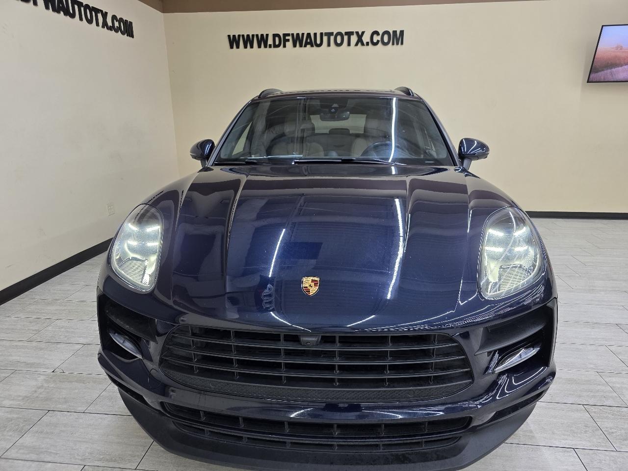 Porsche Macan Base 2021