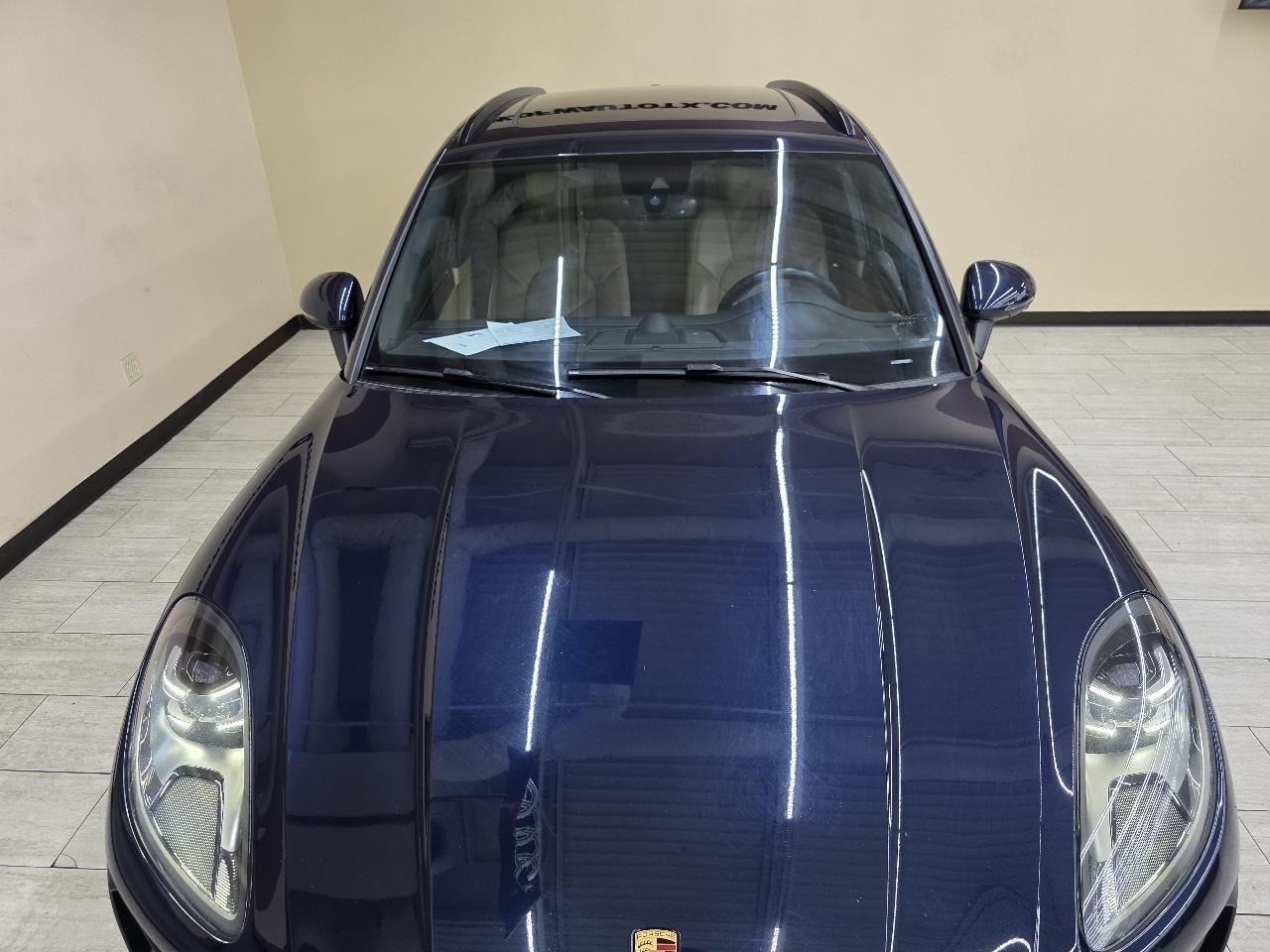 Porsche Macan Base 2021