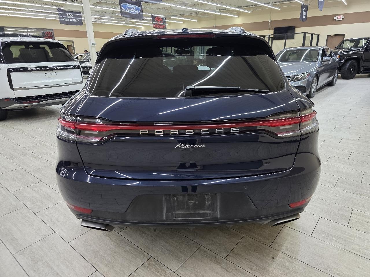 Porsche Macan Base 2021