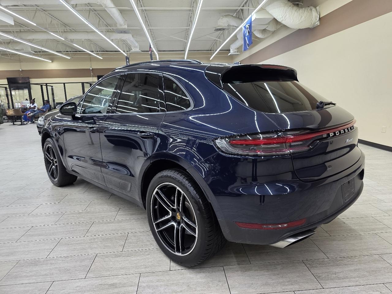 Porsche Macan Base 2021