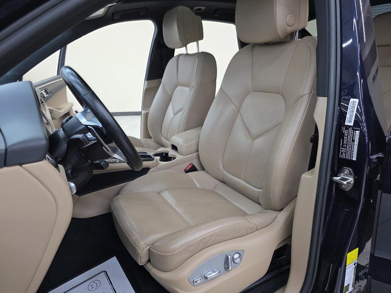 Porsche Macan Base 2021