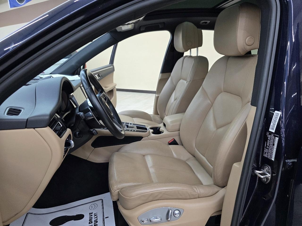Porsche Macan Base 2021
