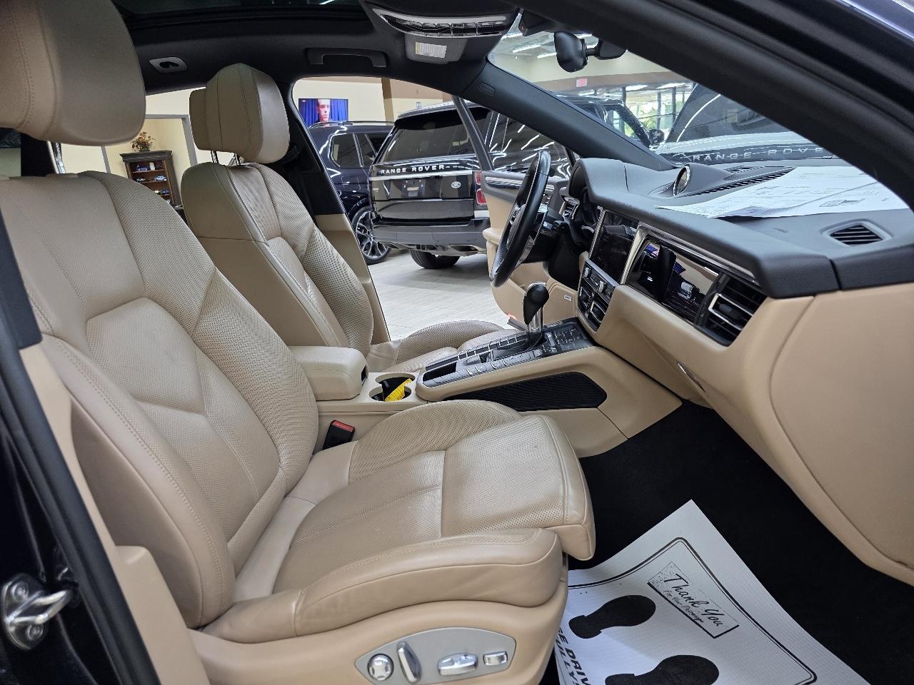 Porsche Macan Base 2021
