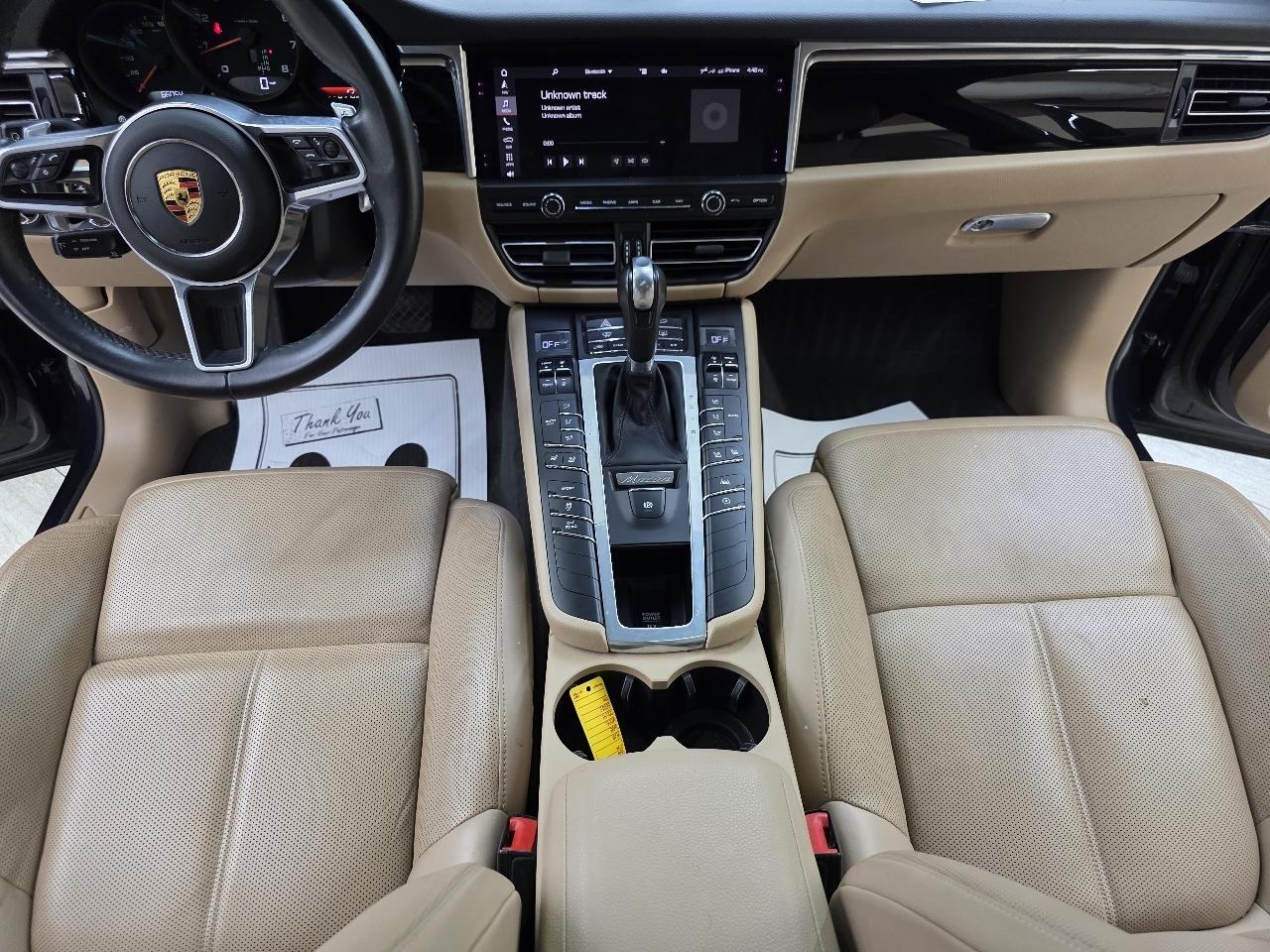 Porsche Macan Base 2021